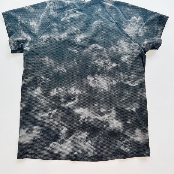 Athleta Ultimate Train Printed Tee Digi Camo Grey Black Size XS Short Sleeve - Picture 7 of 8